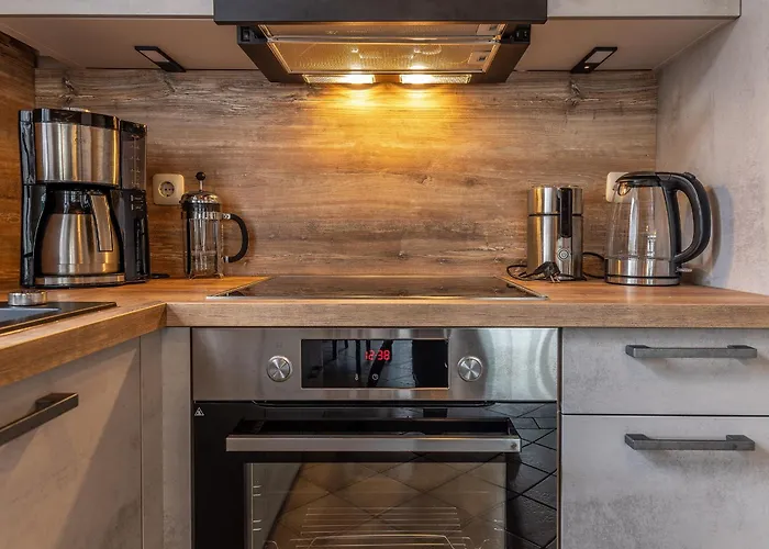 50005 Louis Nyaraló